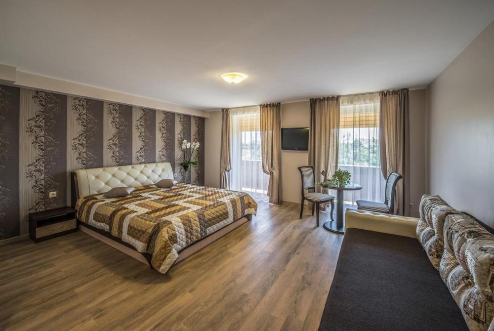 Hotel Floros Simfonija Šventoji Esterno foto